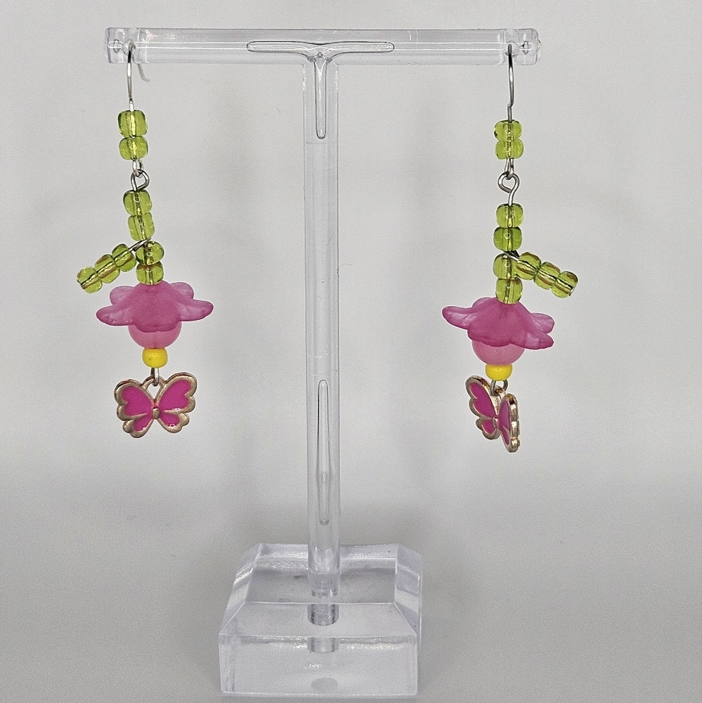 Handmade flyin' flower drop earrings (dark pink)